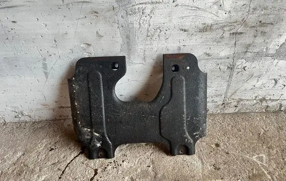 Toyota Hilux (AN10, AN20, AN30) Engine splash shield/under tray