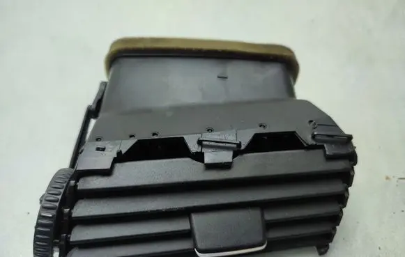 BMW 5 E60 E61 Dashboard side air vent grill/cover trim 9112205