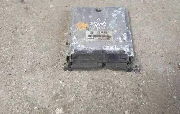 Volkswagen PASSAT B5.5 Engine control unit/module 038906019BJ