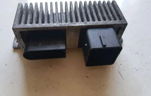 Glow plug pre-heat relay