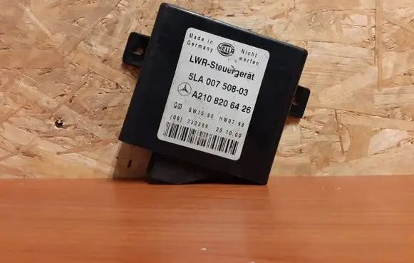Mercedes-Benz E W210 Light module LCM 5LA00750803 A2108206426