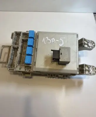 Toyota Land Cruiser (J120) Fuse module 8198050030