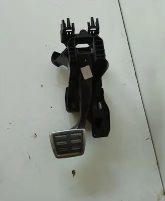 Volkswagen Tiguan Brake pedal 5Q1723058BR