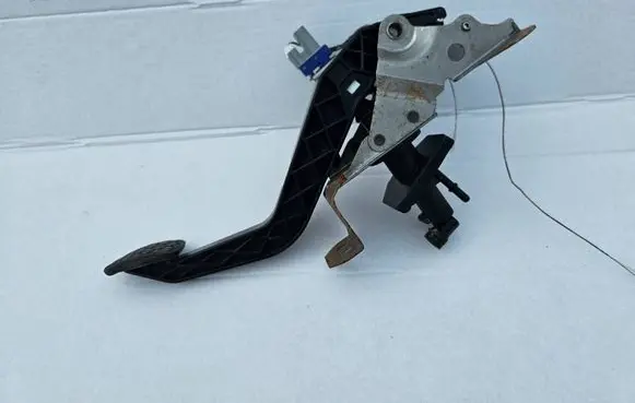Mazda CX-5 Clutch pedal KE40CX5
