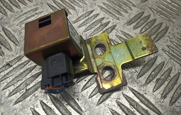 Mercedes-Benz 200 300 W123 ESP acceleration yaw rate sensor 1635420618Q02