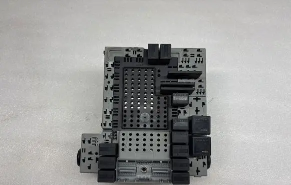 Volvo S60 Fuse module 30657428 0000022246 02W472