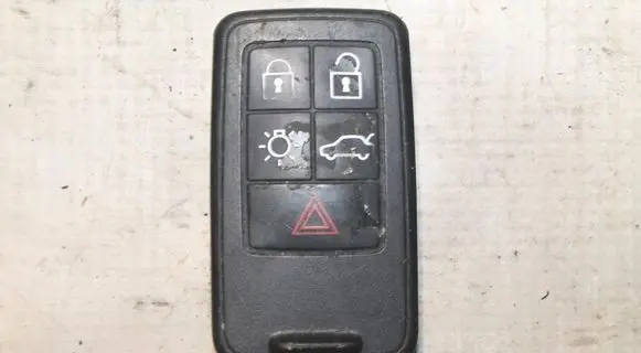 Volvo XC70 Ignition key/card 