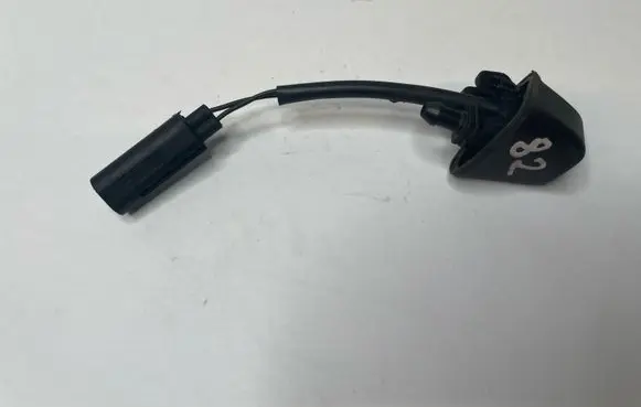 BMW 3 E90 E91 Windshield washer spray nozzle 8365385
