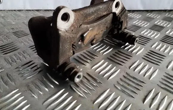 Audi A6 C7 Rear brake pad spring 