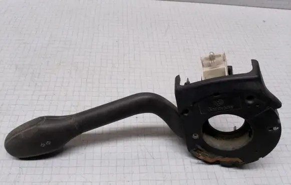 Volkswagen Golf III Indicator stalk DOTSAEQB91 DOTSAEQC88S97