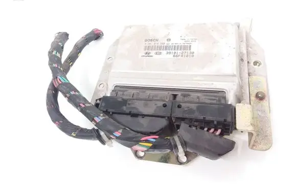 Hyundai Trajet Engine control unit/module 3910127130 0281010580
