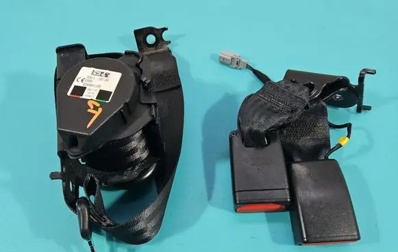 Renault Megane IV Rear seatbelt 888419825R IMPRK1513539