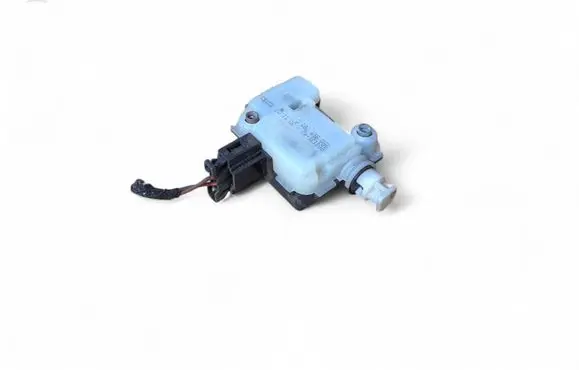 Volkswagen Polo IV 9N3 Tailgate boot lock/latch motor 3B0959781C