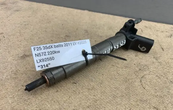 BMW X3 F25 Fuel injector 7823461 13537823461 13537823462