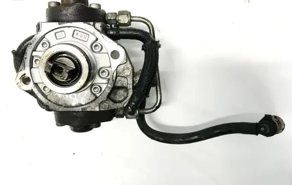 Toyota Avensis T250 Fuel injection high pressure pump 221000R020