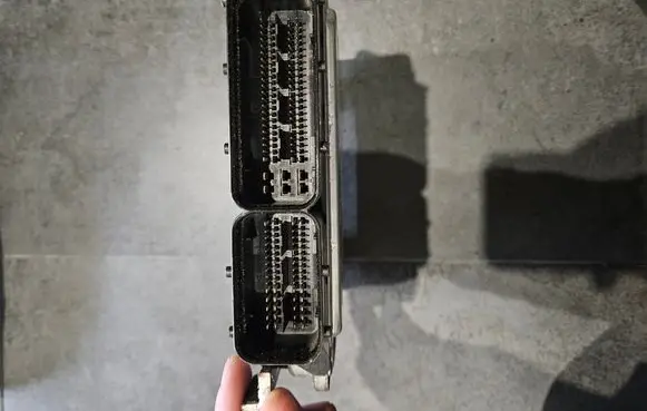 Audi A6 S6 C6 4F Engine control unit/module 4F0907401A 0281011569