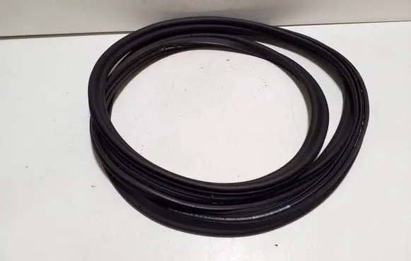 Audi Q3 F3 Trunk rubber seal (body) 83F827705