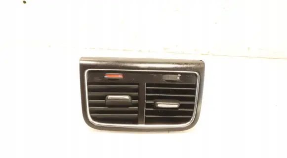 Audi A5 8T 8F Rear air vent grill 8K0819203E