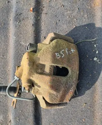Volkswagen PASSAT B5 Front brake caliper