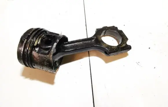 Fiat Marea Piston with connecting rod