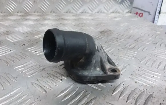 Audi A4 S4 B5 8D Engine coolant pipe/hose 030121121B