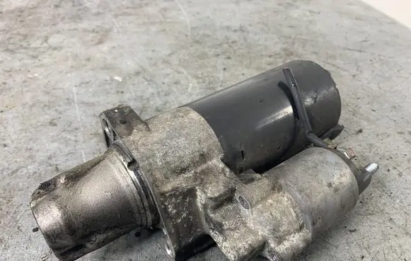 Mercedes-Benz E W212 Starter motor A0061519901
