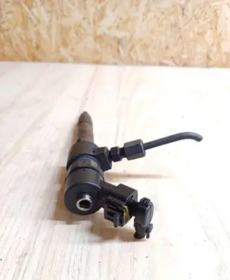 Opel Zafira B Fuel injector 0445110165