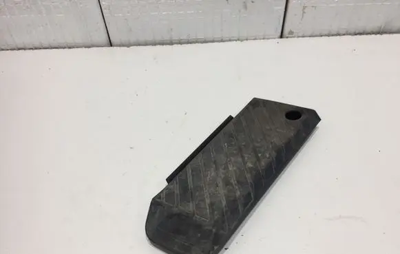 Volkswagen PASSAT B5 Foot rest pad/dead pedal 8D1864777