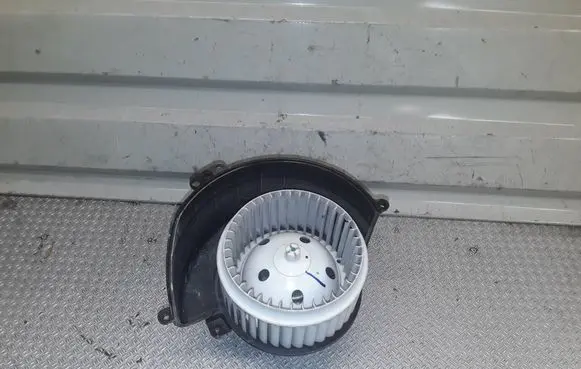 Opel Astra H Heater fan/blower 52421335
