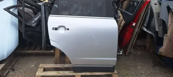 Opel Antara Rear door 