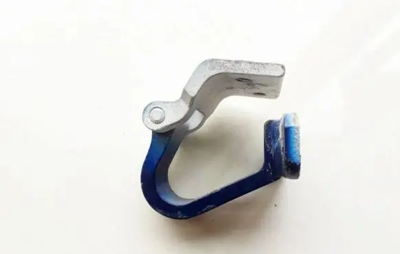Tailgate/trunk/boot hinge