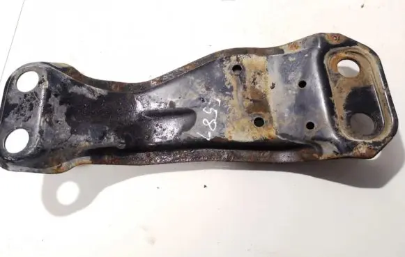 Subaru Outback Engine mounting bracket