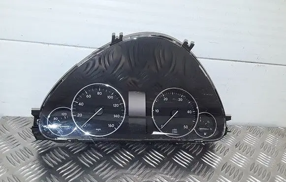 Mercedes-Benz C W203 Speedometer (instrument cluster) a2035401048