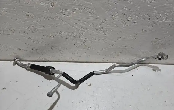 Air conditioning (A/C) pipe/hose