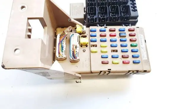 Subaru Legacy Fuse box set 82201ag010 407021