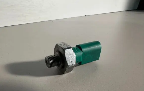 Skoda Kodiaq Oil pressure sensor 04L919081 0306631075 BGZA23101