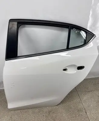 Mazda 3 III Rear door