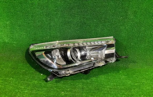 Toyota Hilux (AN120, AN130) Headlight/headlamp