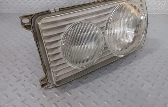 Mercedes-Benz 200 300 W123 Headlight/headlamp A0018209761 A0018207361