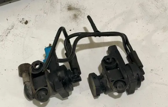 Citroen C8 Valve vacuum 9628971180