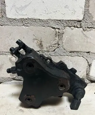 Mercedes-Benz E W211 Fuel injection high pressure pump A6110701401
