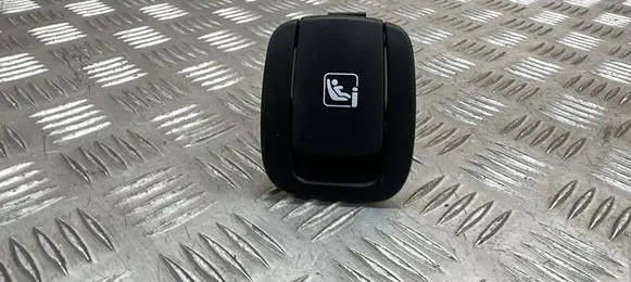 Mini One - Cooper F56 F55 ISOFIX cover 18894210