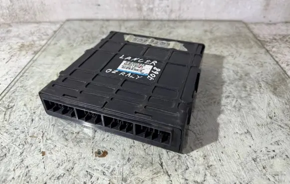 Mitsubishi Lancer Engine control unit/module MR578521 E6T31083