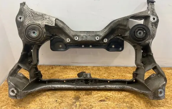 Mercedes-Benz C W203 Front subframe 2038280557
