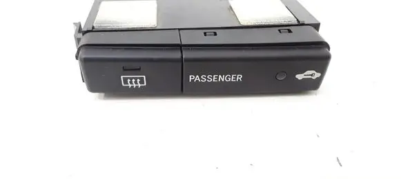 Toyota Avensis T250 Windscreen/window heater switch 8479006130C