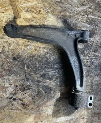 Opel Signum Front lower control arm/wishbone 024413015