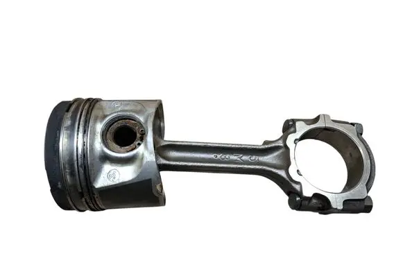 Nissan X-Trail T30 Piston with connecting rod 