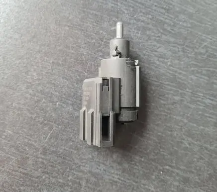 Volkswagen Golf IV Brake pedal sensor switch 1J0945511C 19322000 07985