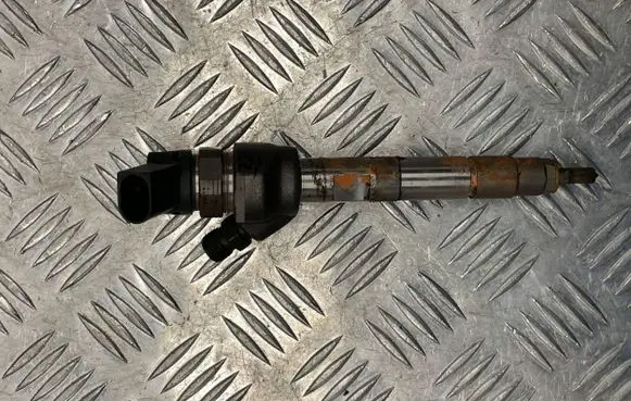 BMW 2 F22 F23 Fuel injector 8514148