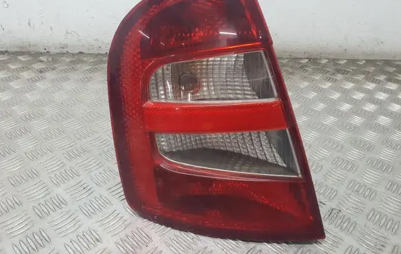 Skoda Fabia Mk1 (6Y) Rear/tail lights 6Y6945095